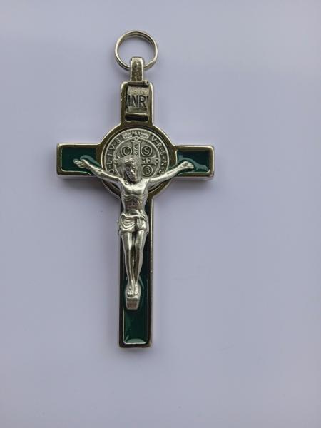 Benedictine cross metal green 7.5 x 5 cm
